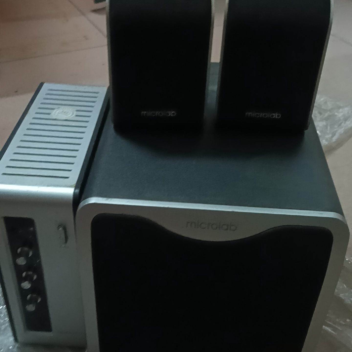 麦博Microlab 2.1声道音响一套，带低音炮，功能正常议价