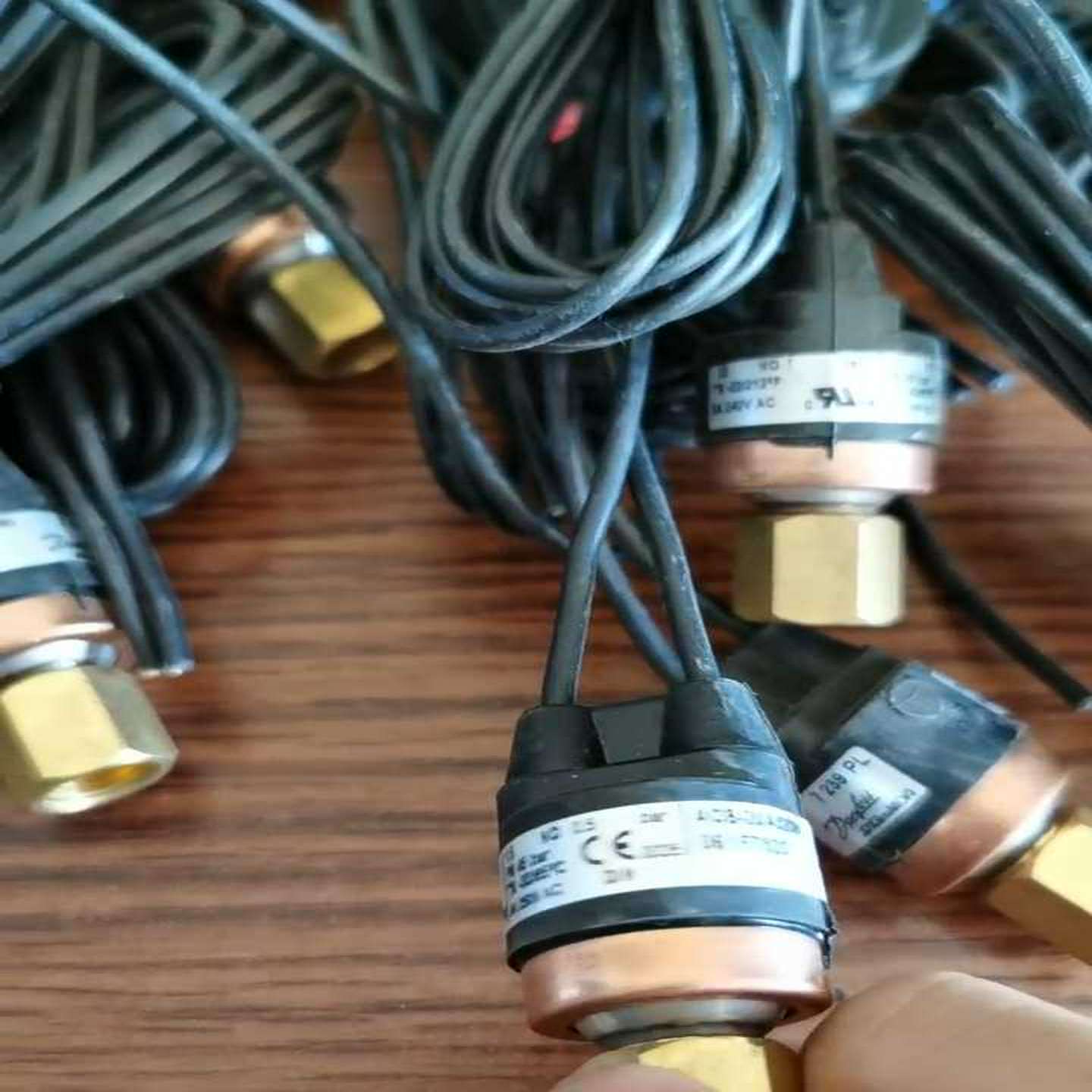 丹佛斯压力开关ACB-2UA520W订货号061F7520询价