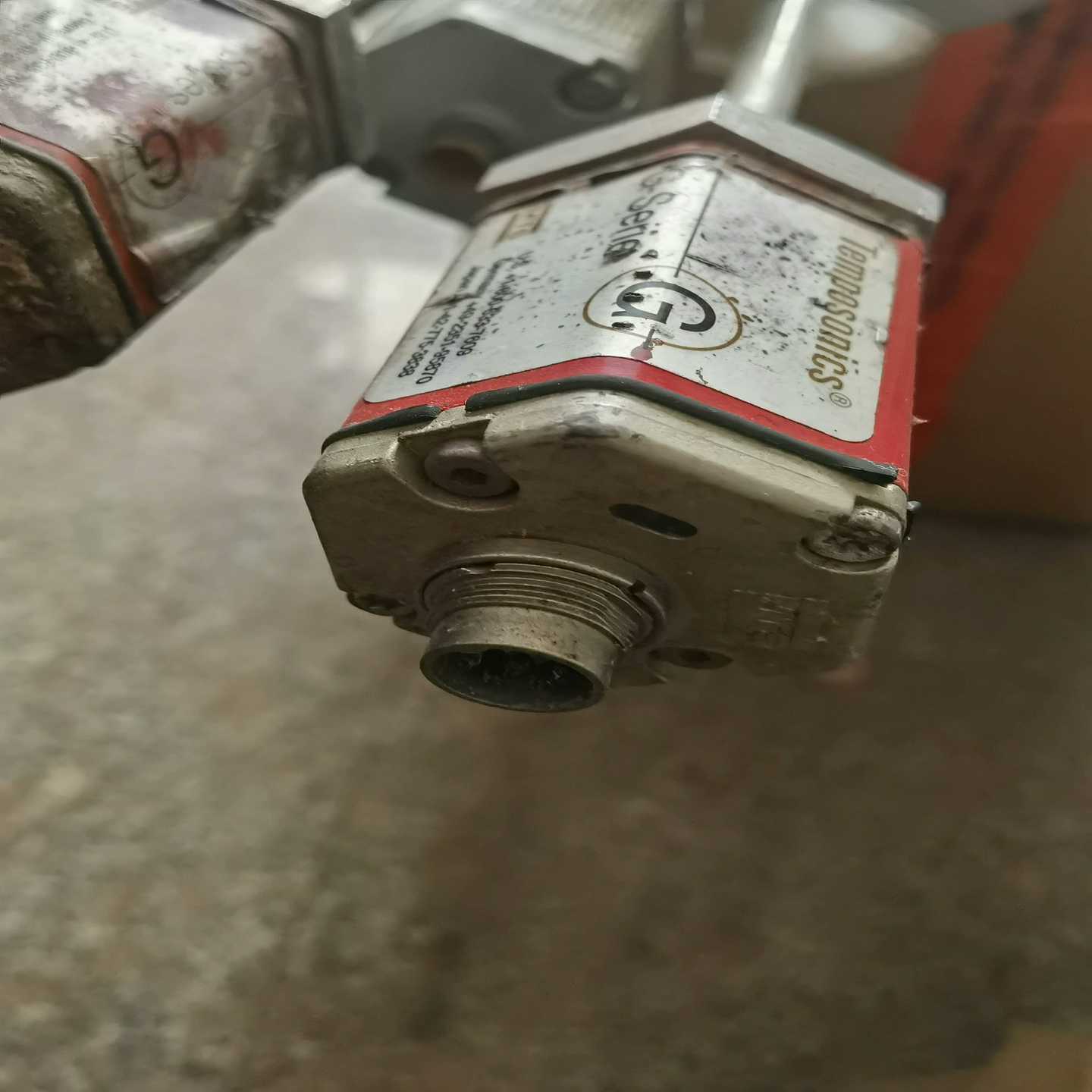 mTS位移传感器。GHm1400mD60100。。。询价