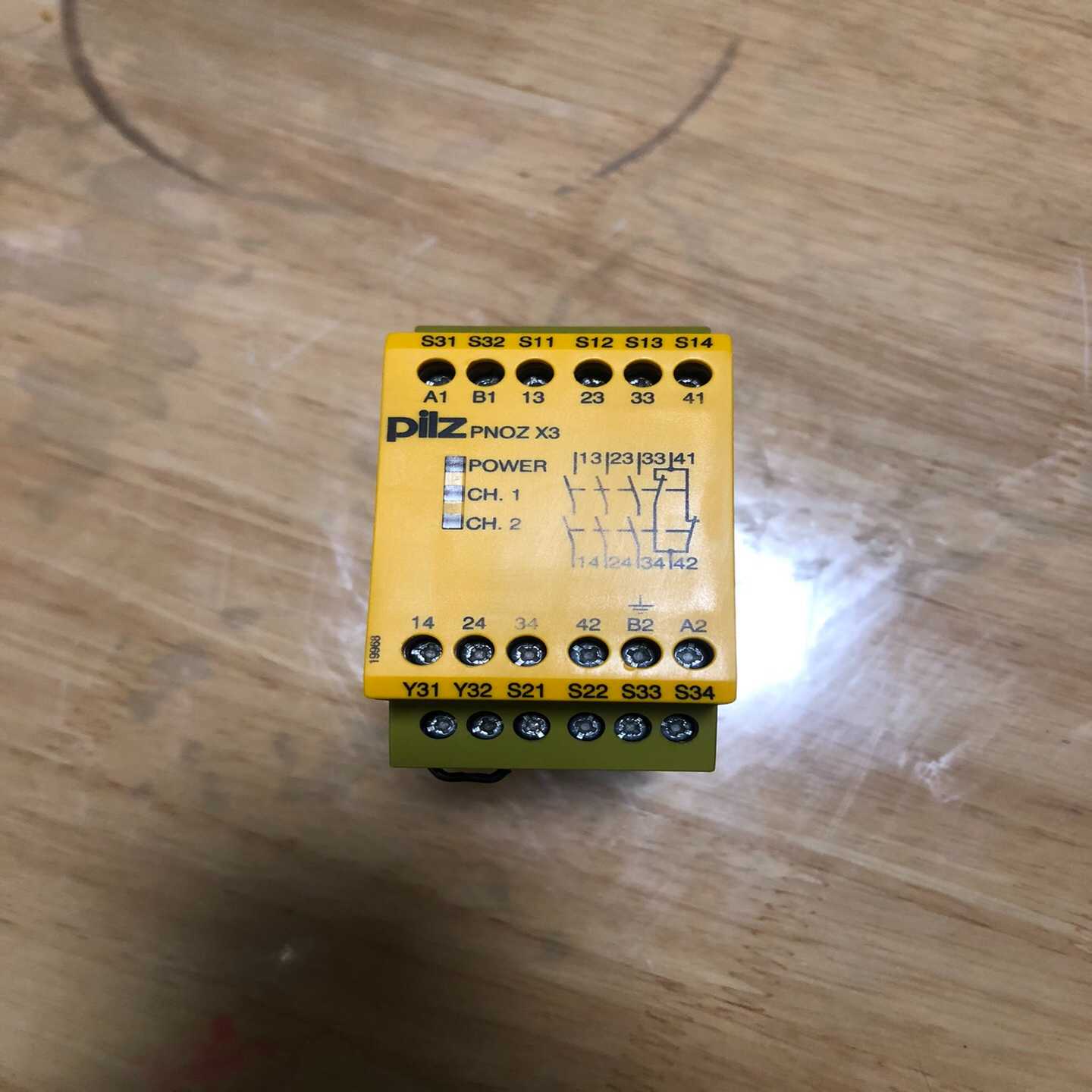 皮尔兹PNOZX3订货号774318，成色非常好，装机询价