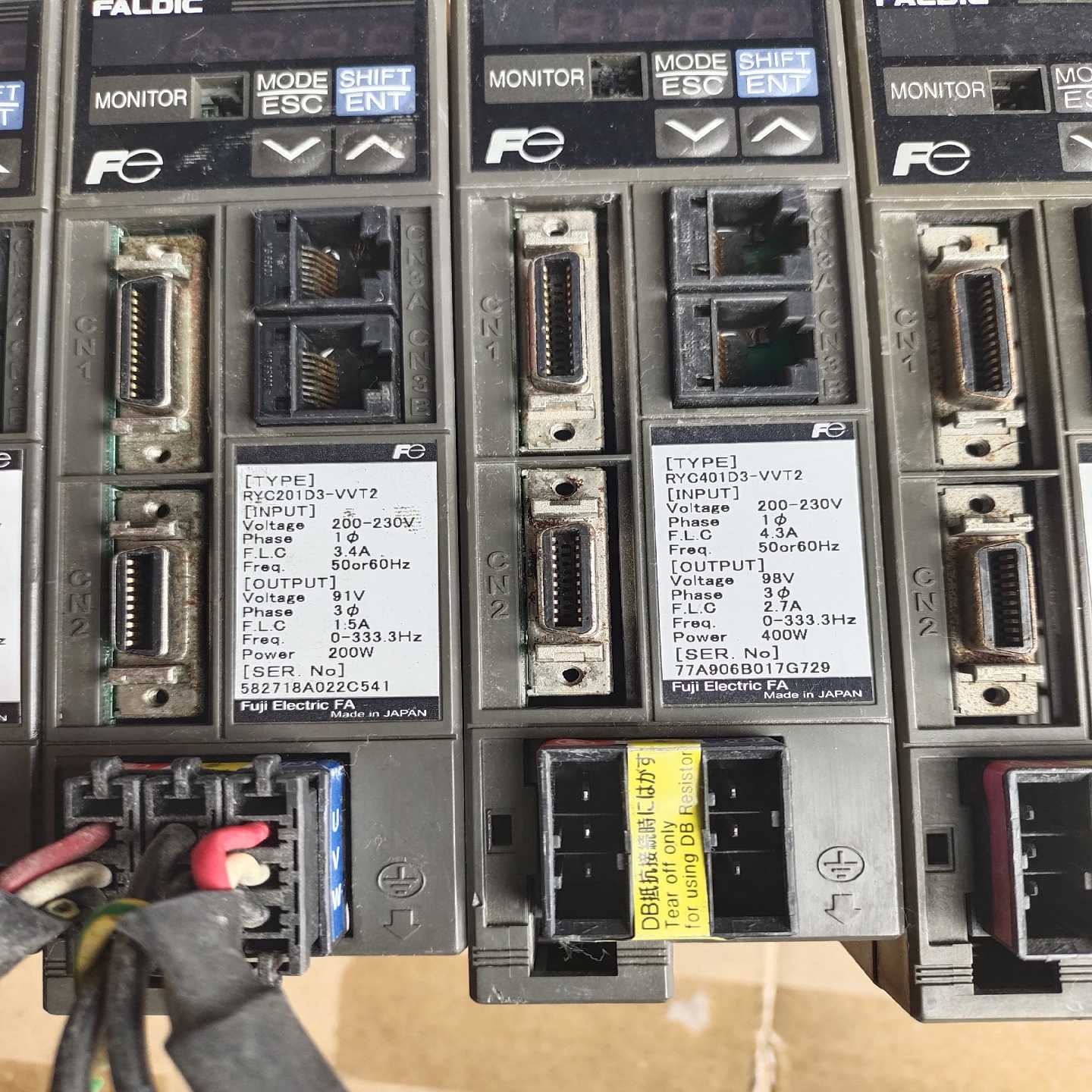 议价富士驱动器RYC401D3-VVT2，400W，成色如图所示