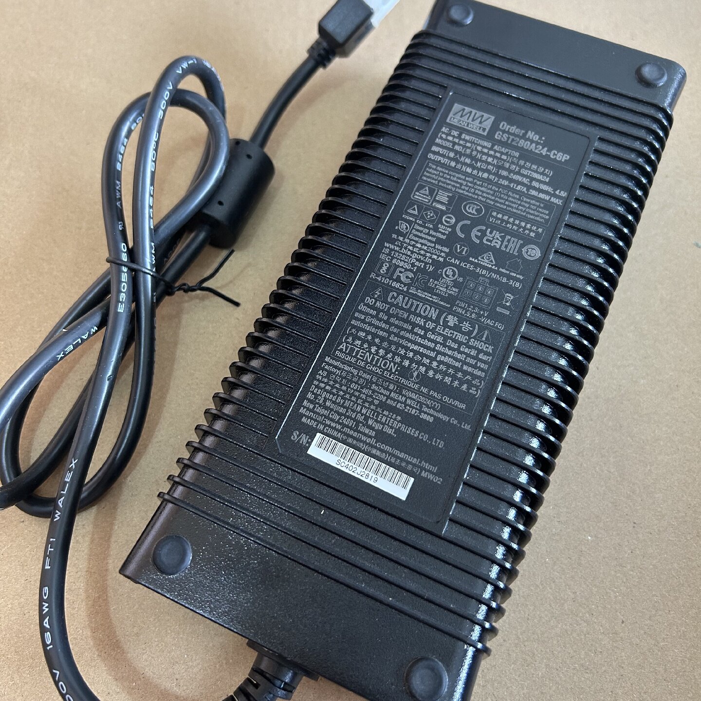 原台湾明纬GST280A24-C6P电源适配器24V11.67A白色6芯插口6孔6针