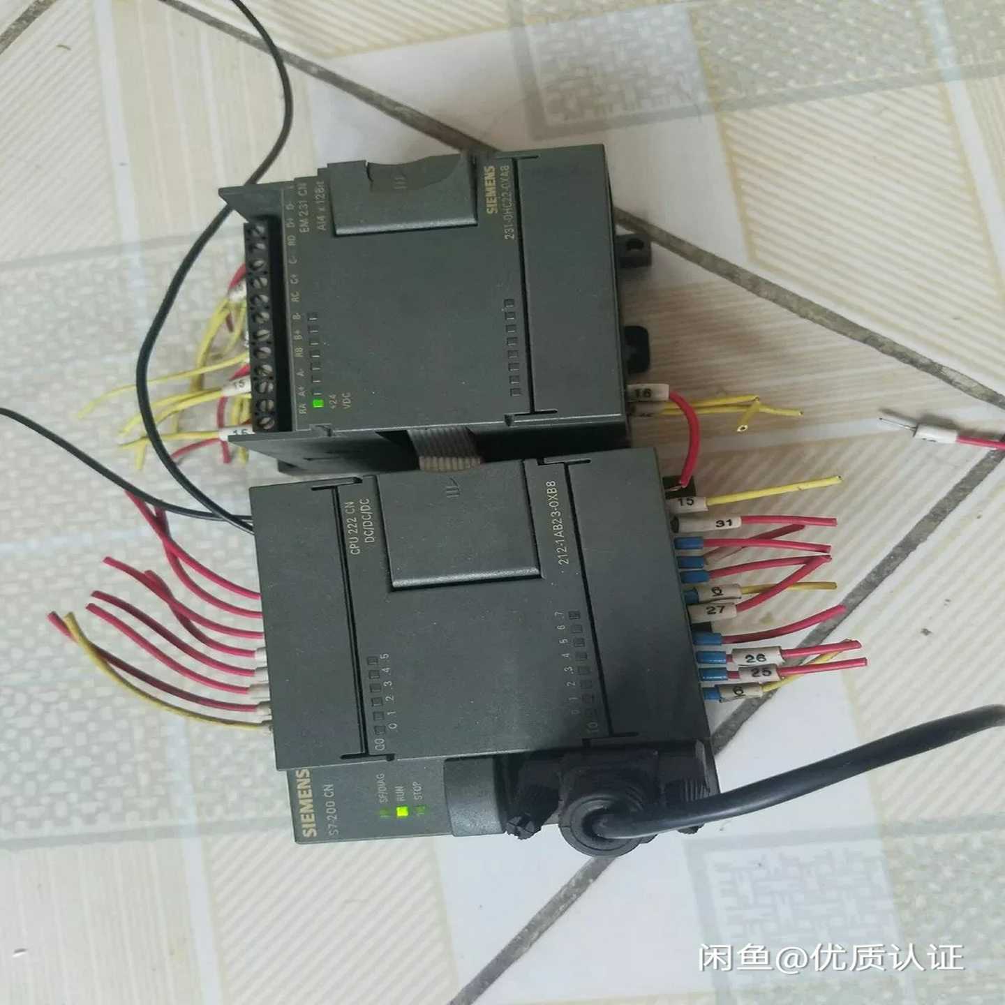 议价西门子200plc成色如图，带一个模拟量模块通电开机，价格