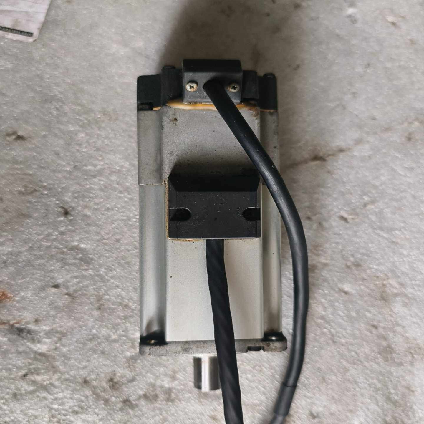 松下伺服电机带刹车MHMD042G1V--议价商品