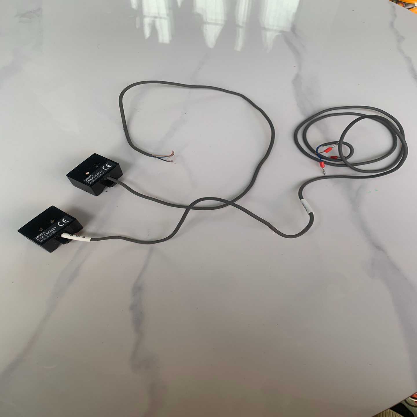 欧姆龙E2K-L26MC1接近开关，实物拍摄，原装拆机，功能-议价