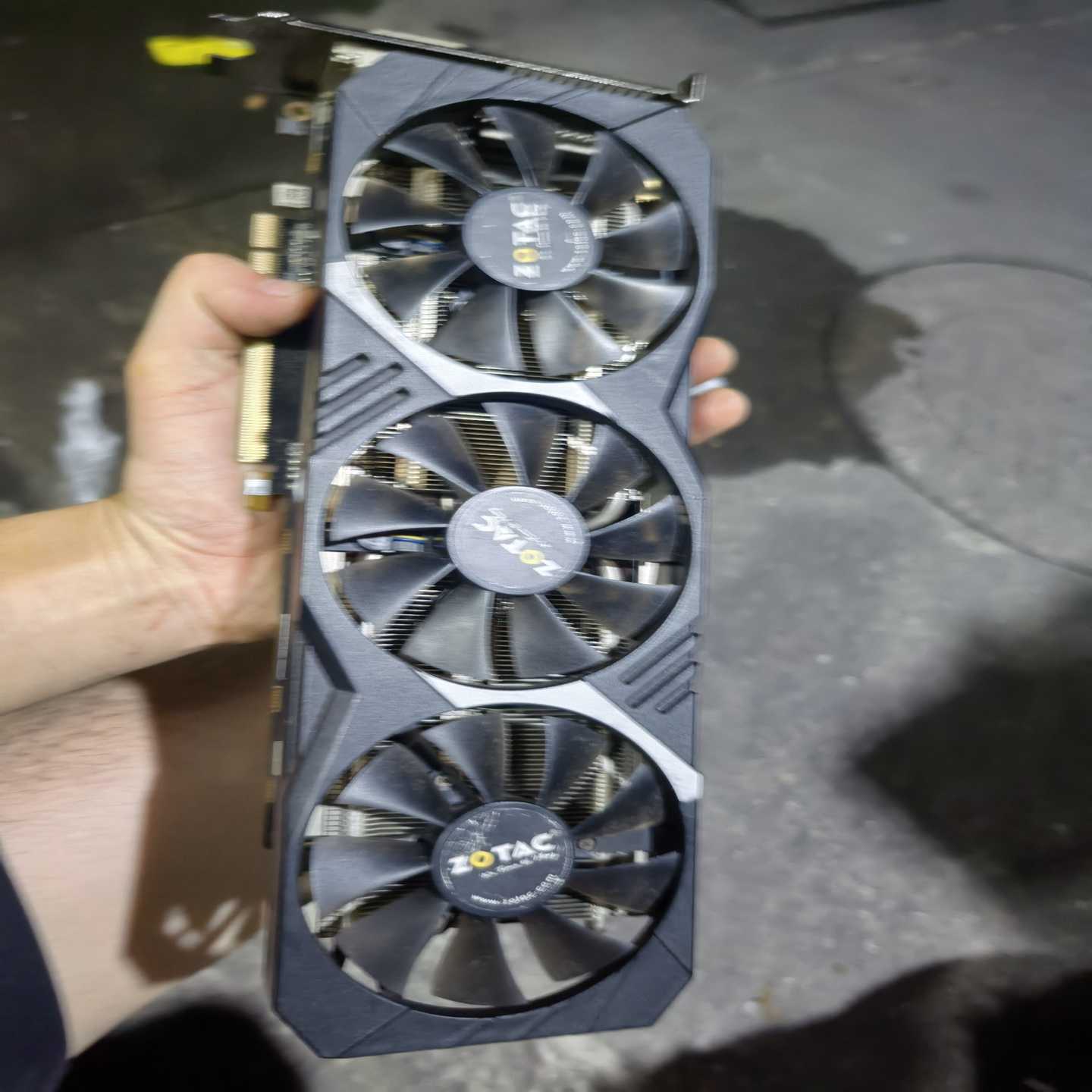 索泰GTX9604G显卡，测试完好，成色漂亮，鲁大师测试便--议价商品