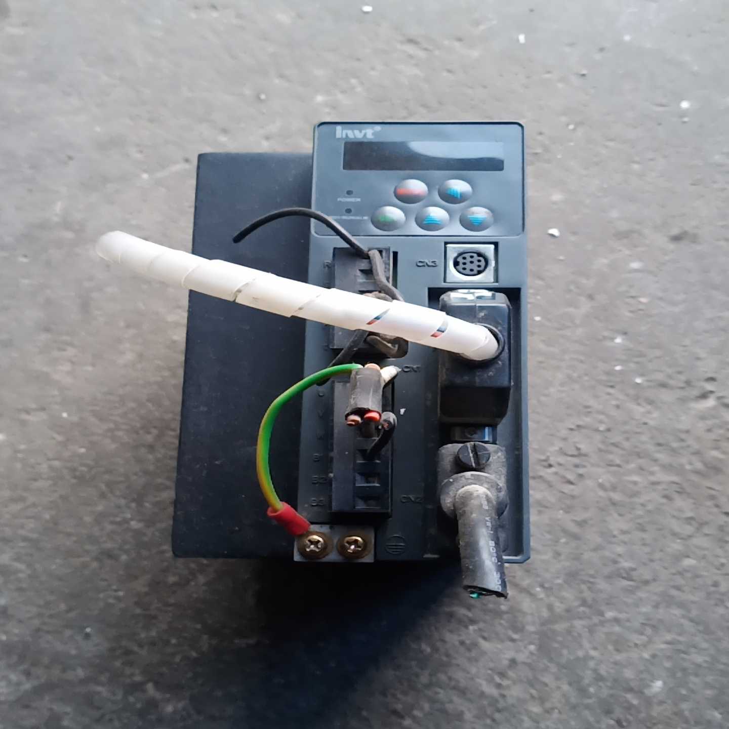 英威腾1、0K驱动器刚拆机成色新如图完好无损--议价商品