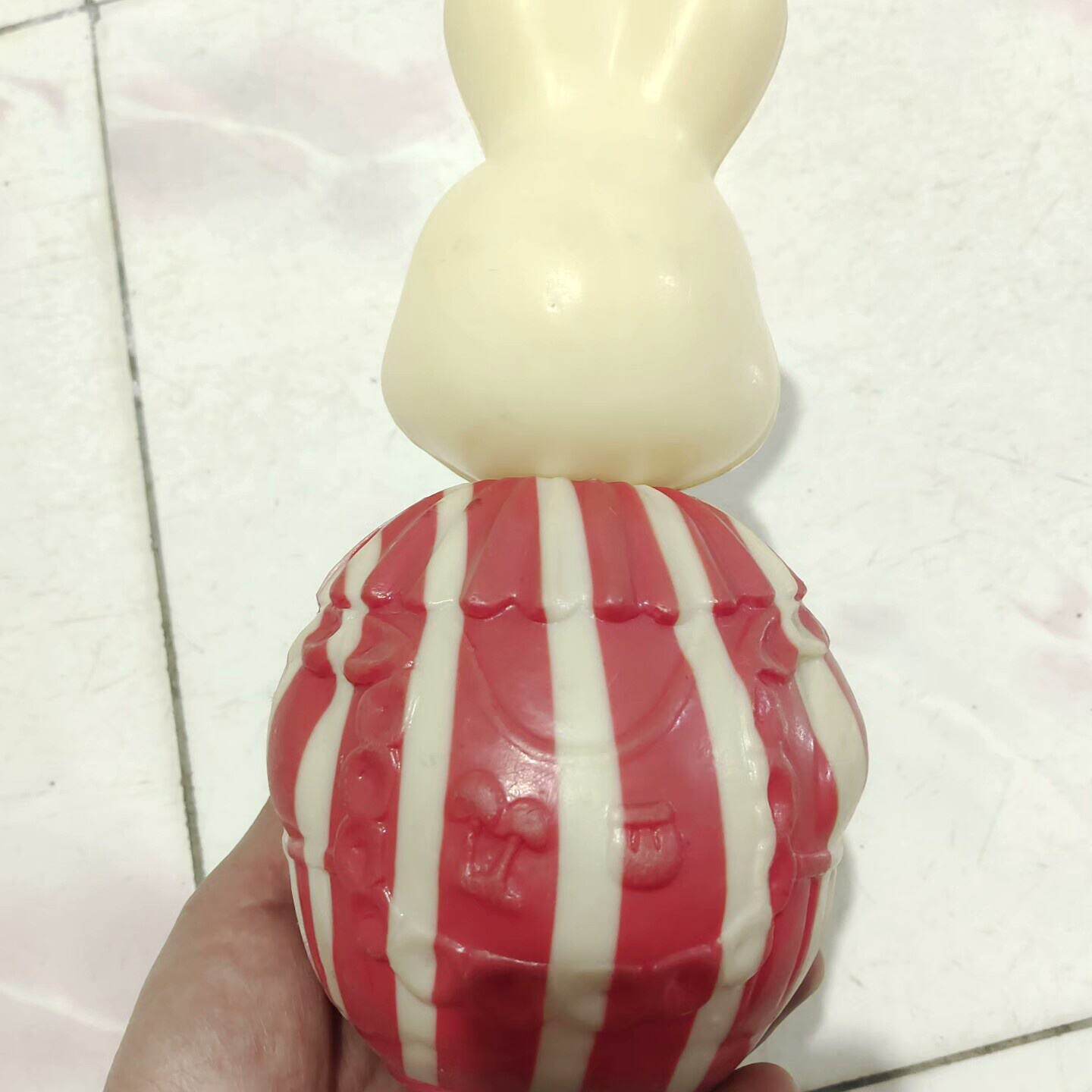 兔子琴不倒不倒翁,铃音清晰,头部颜色脱落,实物拍,有意私聊--