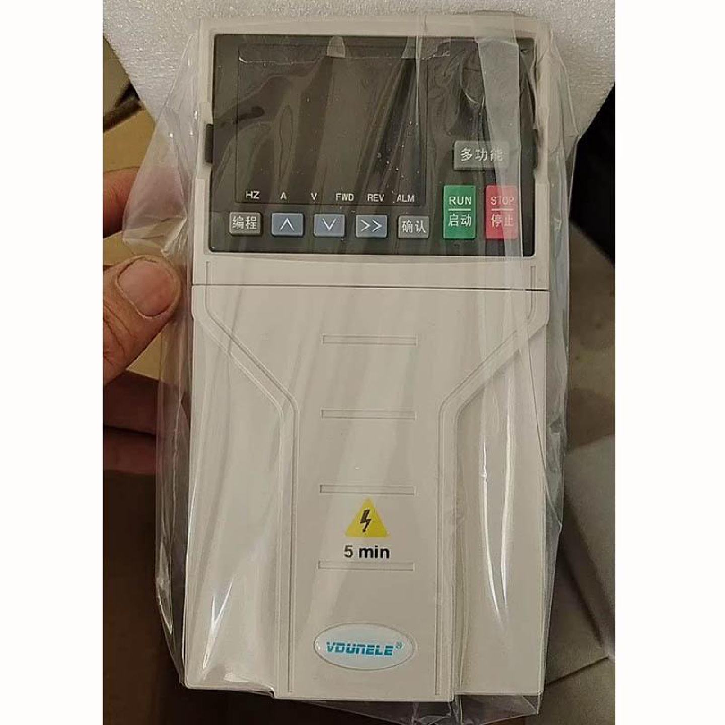 议价全新VFD6900CG4R0P5R5T4通用变频器VDUNELE维盾变频器图片