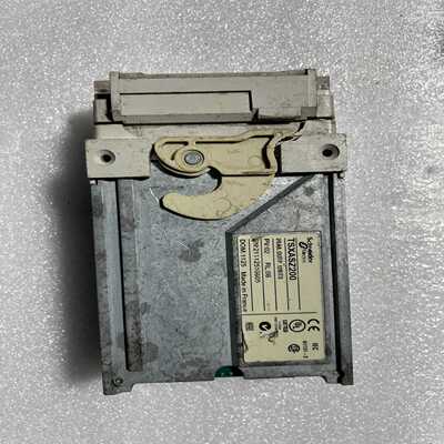 PLC模块、TSXASZ200、实物图。有一处破损、正~询价