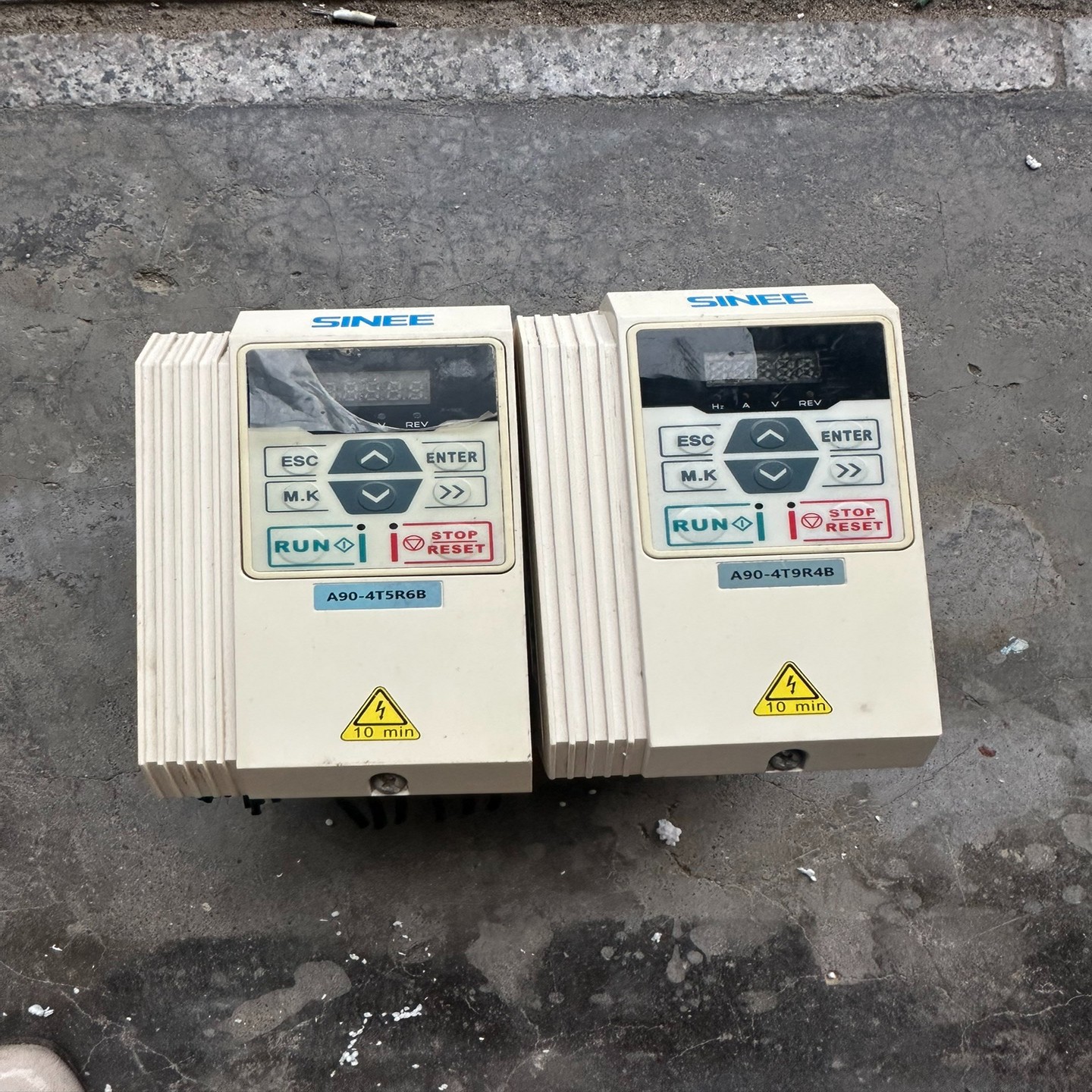 正弦变频器2.2KW380vA90-4T5R6B实物询价