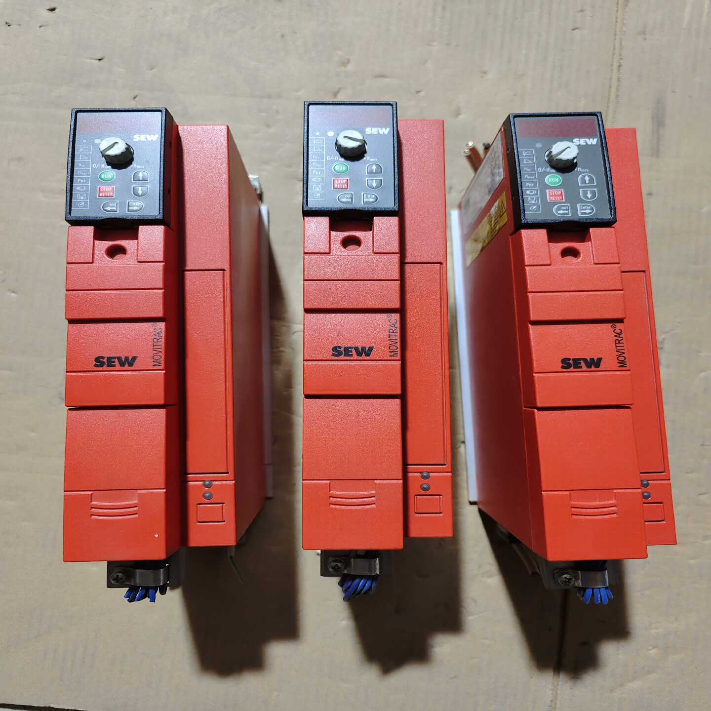 SEW变频器MC07B0030-5A3-4-00，实物图拍摄--议价商品