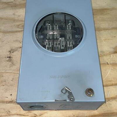 Milbank 200 Amp Meter Socket Can Ringless S1001 7T Jaw 3 Pha