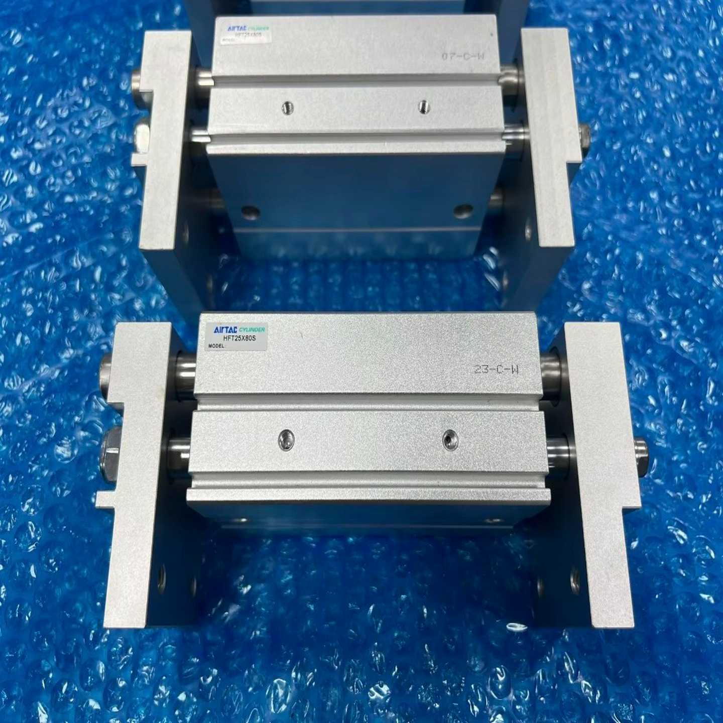 亚德客宽型夹爪手指气缸HFT10*30/16/20/25/3--议价商品