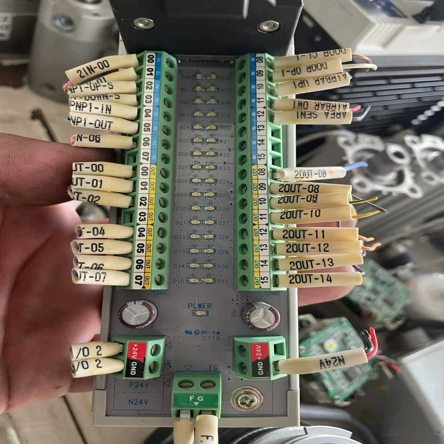咨询-AXT接线端子APC-EB36-E成色如图