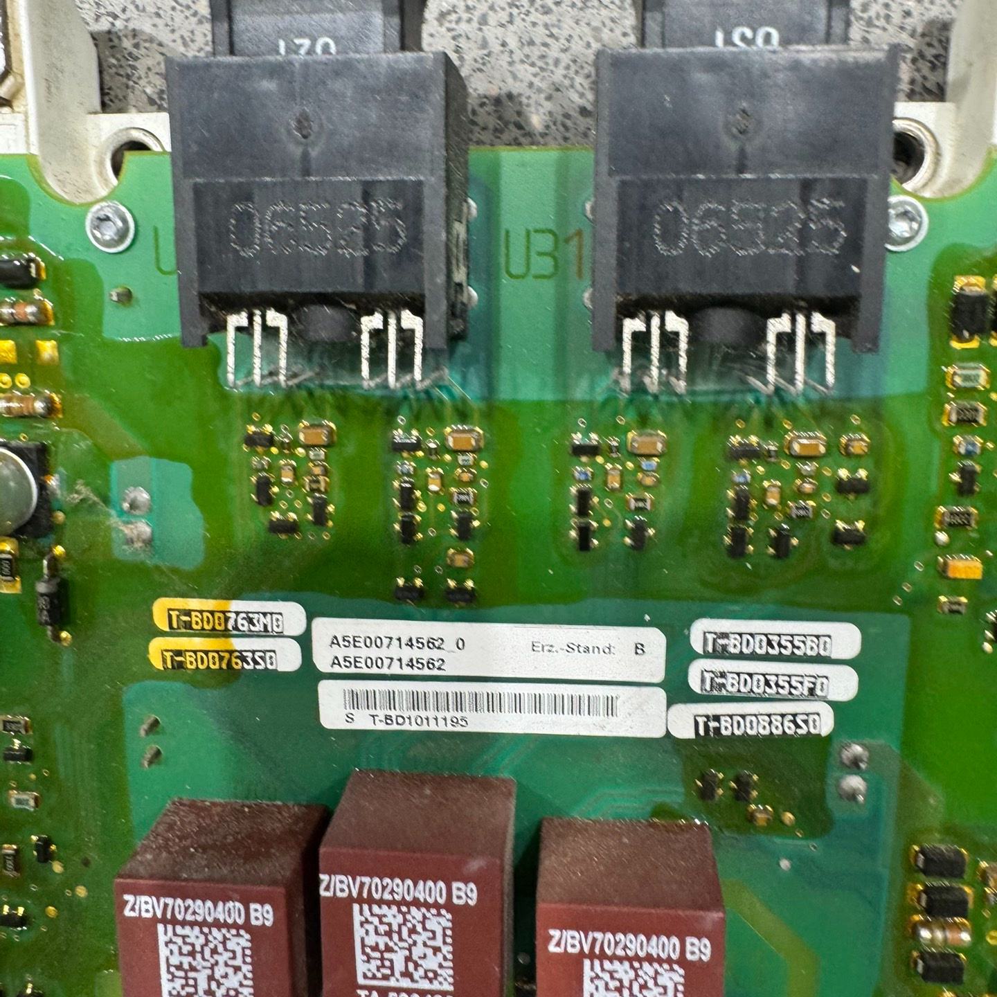 议价--西门子变频器驱动板,A5E00714562。带两个模块FS4