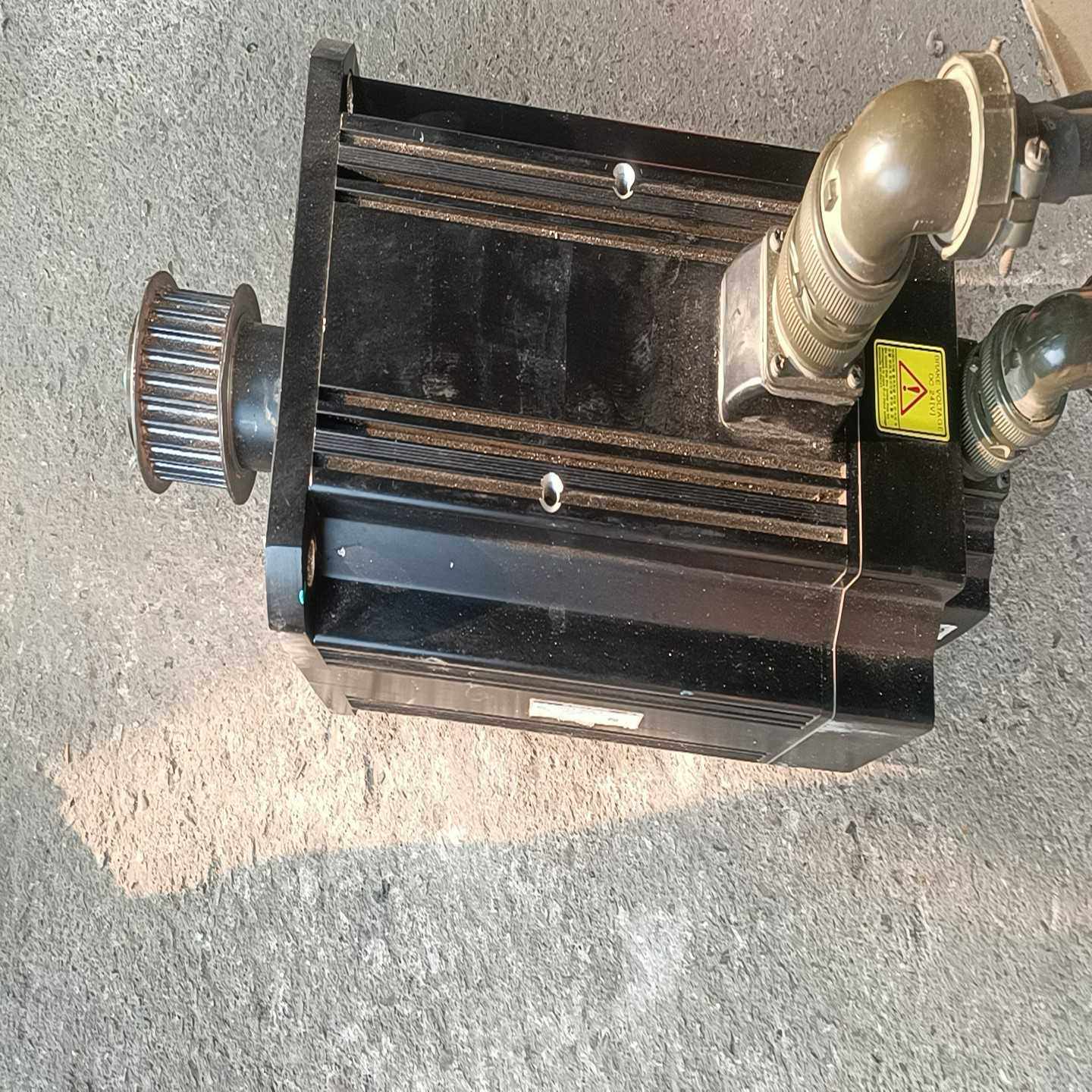 三协200w伺服电机，型号 MX201N2LN07，功能包好{议价}