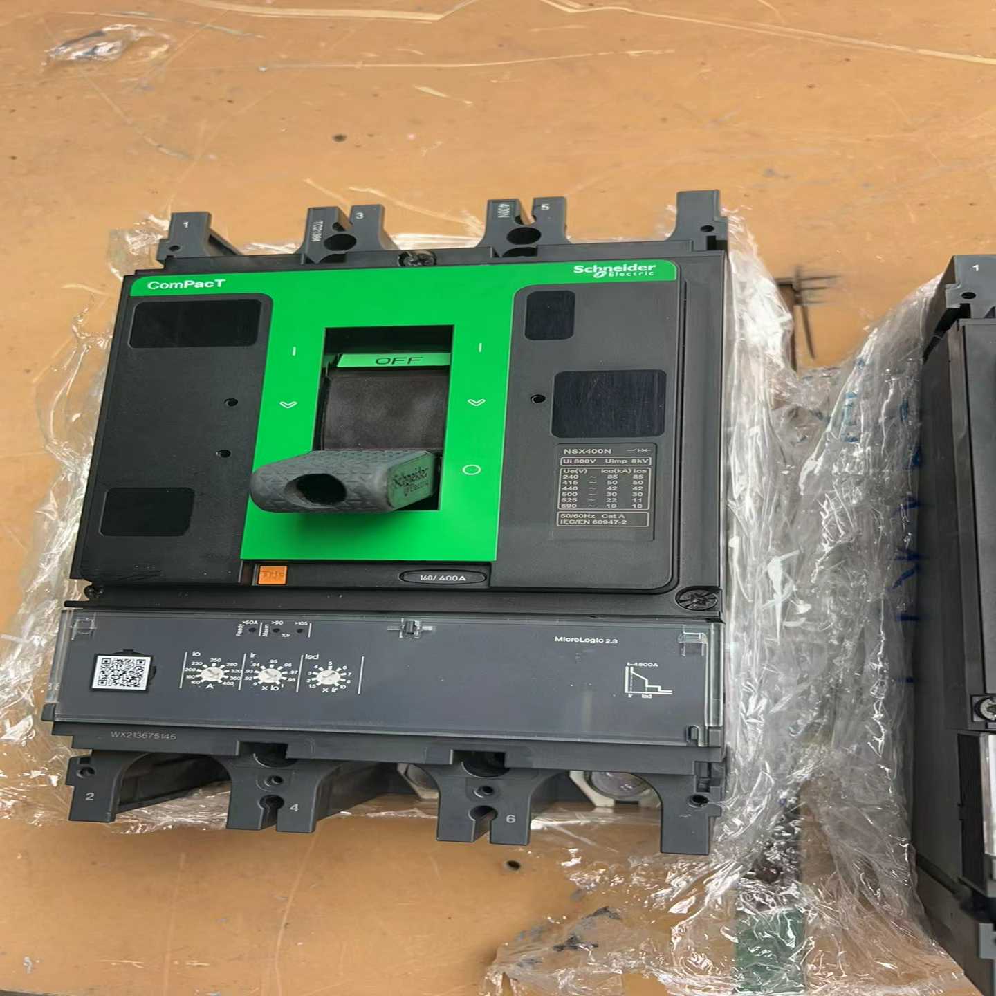 施耐德NSX400N塑壳断路器，3P400A，几乎全新，原--议价商品