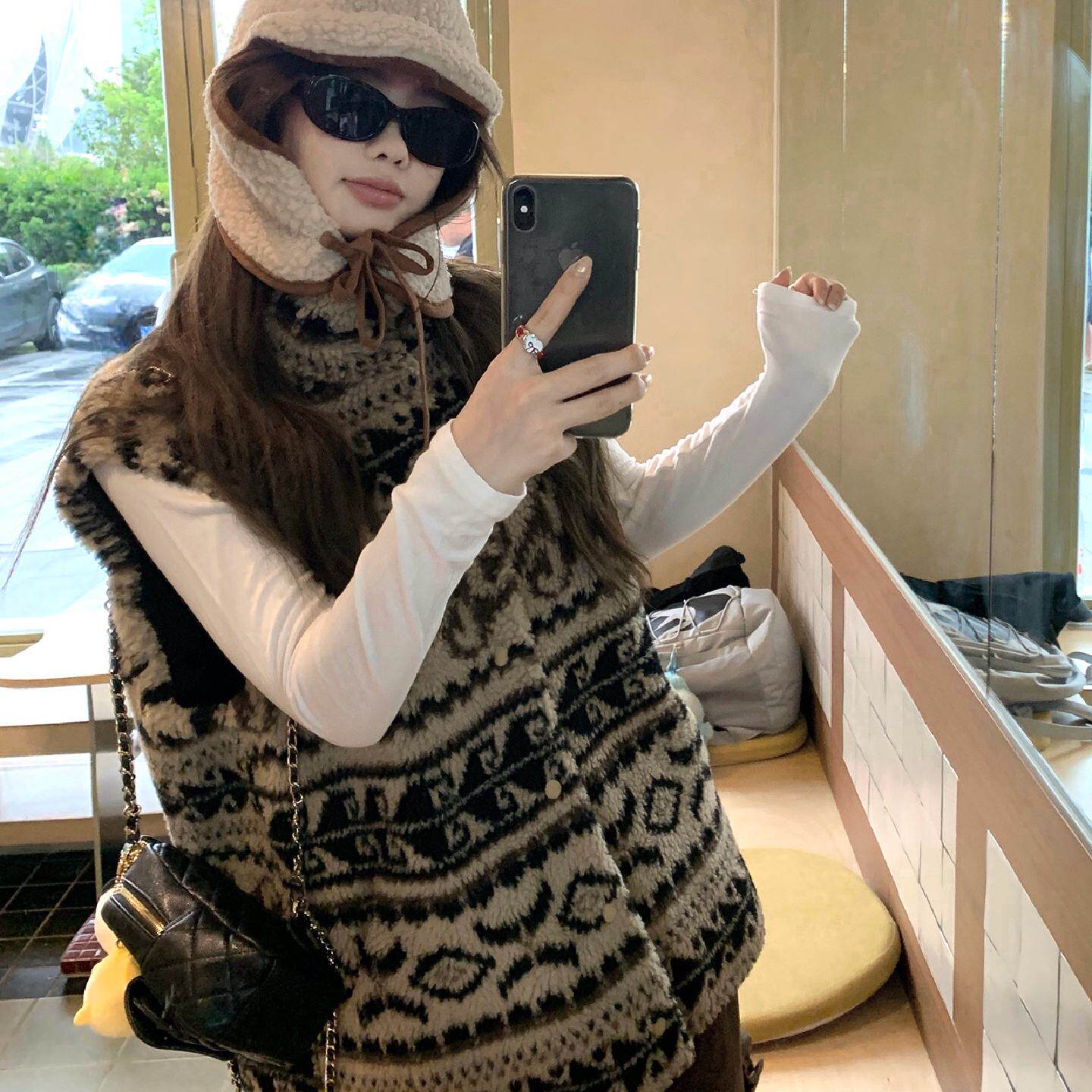 2025秋冬新款羊羔毛马甲女款费尔岛提花皮毛一体毛毛马甲外穿韩版