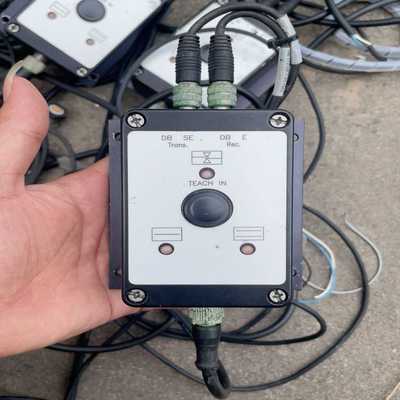 议价Leuze VDB112B/6P控制器议价