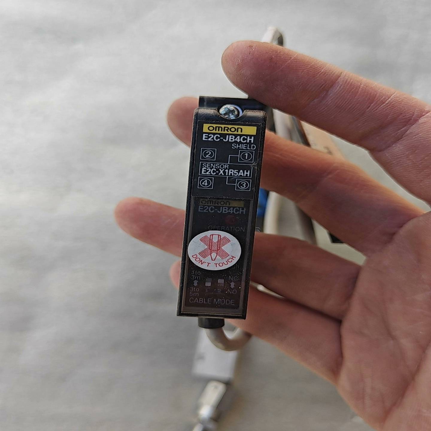 欧姆龙E2C-JC4CH，成色如图，实物拍摄-议价