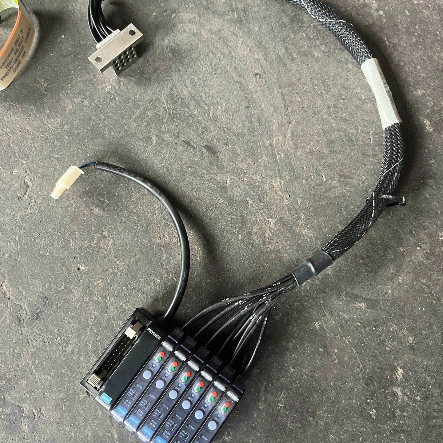 【询价】KEYENCE  6组光纤放大器，，功能正常
