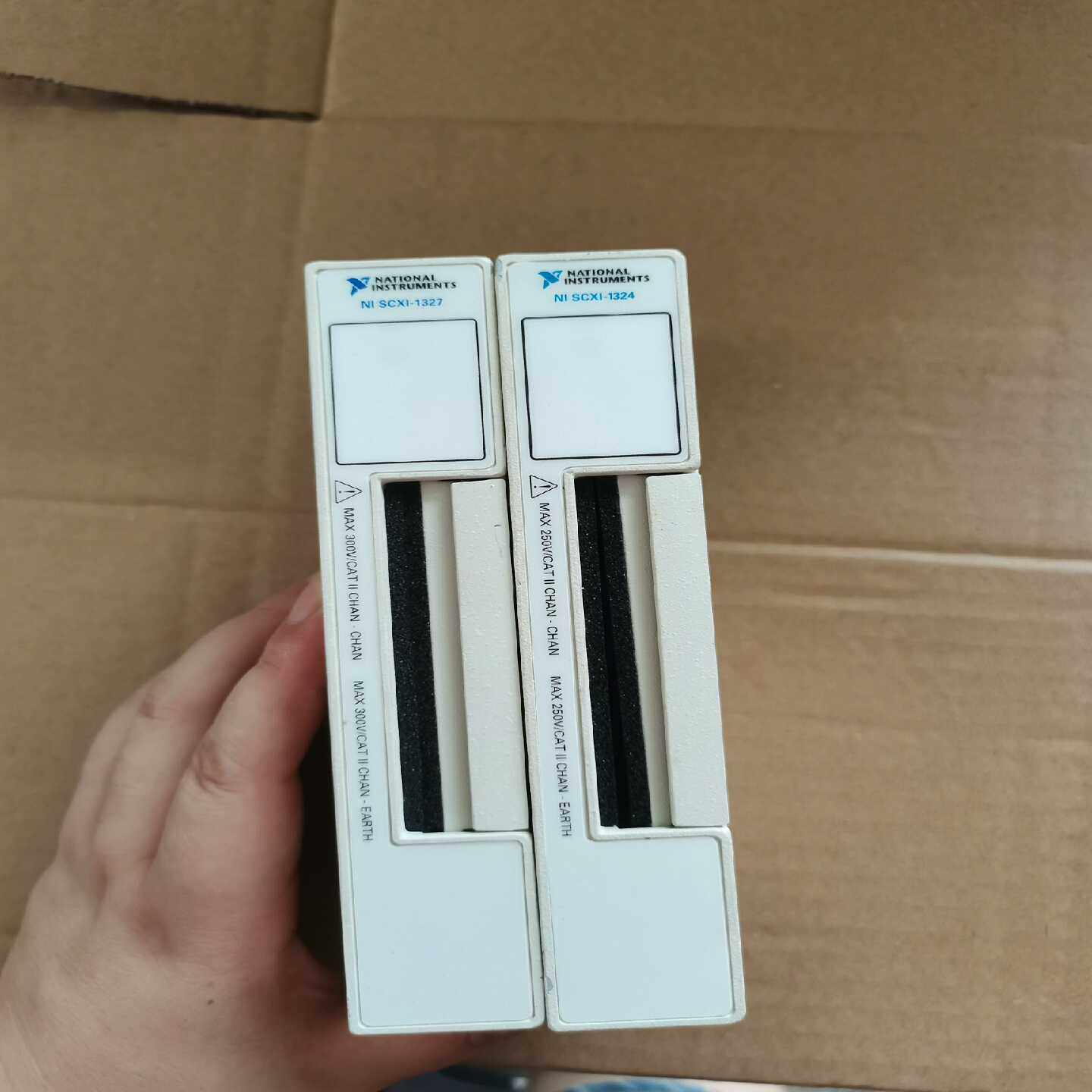 议价美国NI SCXI-1324 SCXI-1327 实物图片，