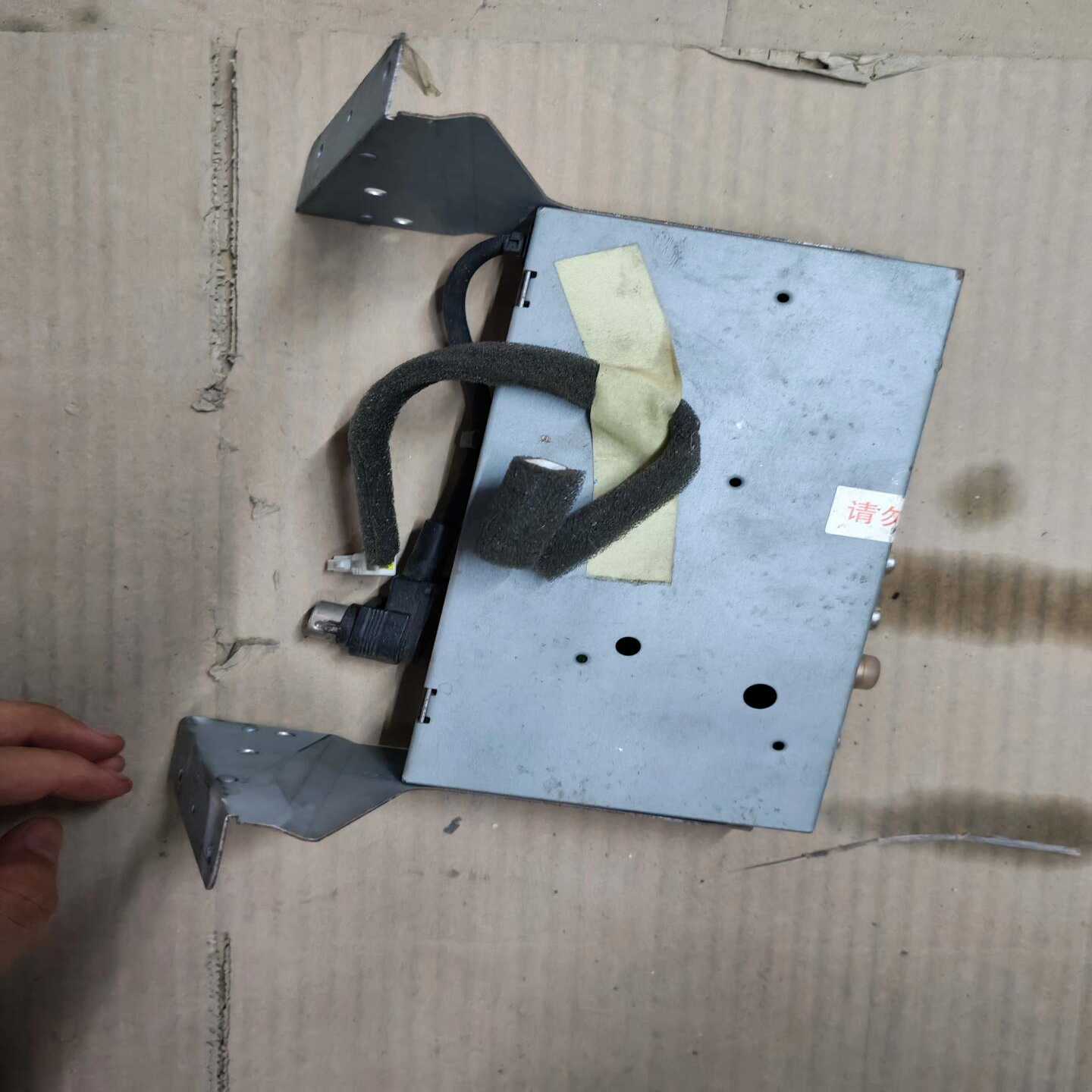 松下原装拆机汽车音响功放，型号CY-ZB125UDW，带支架--议价商品