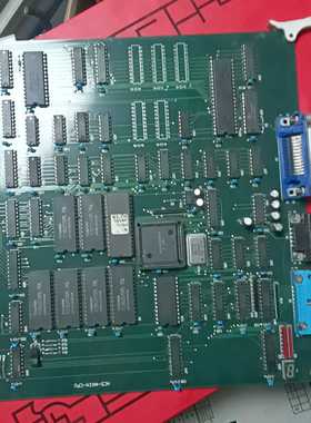 出一块来自LD1-MAIN-CPU品牌的绿色电路板卡，采用经--议价商品