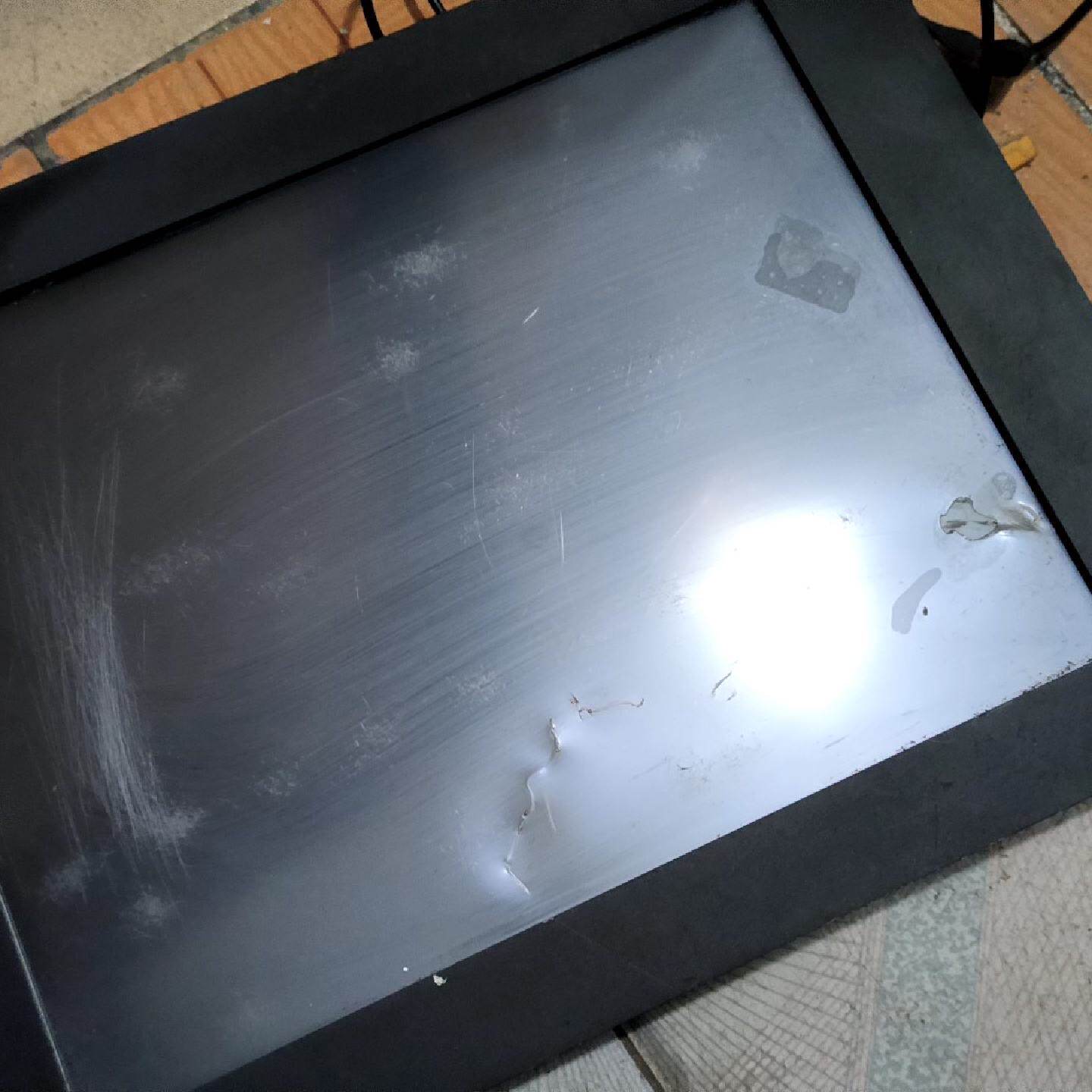 二手工业显示器，不太懂可能是工控触摸屏，15寸大小，带VGA--议