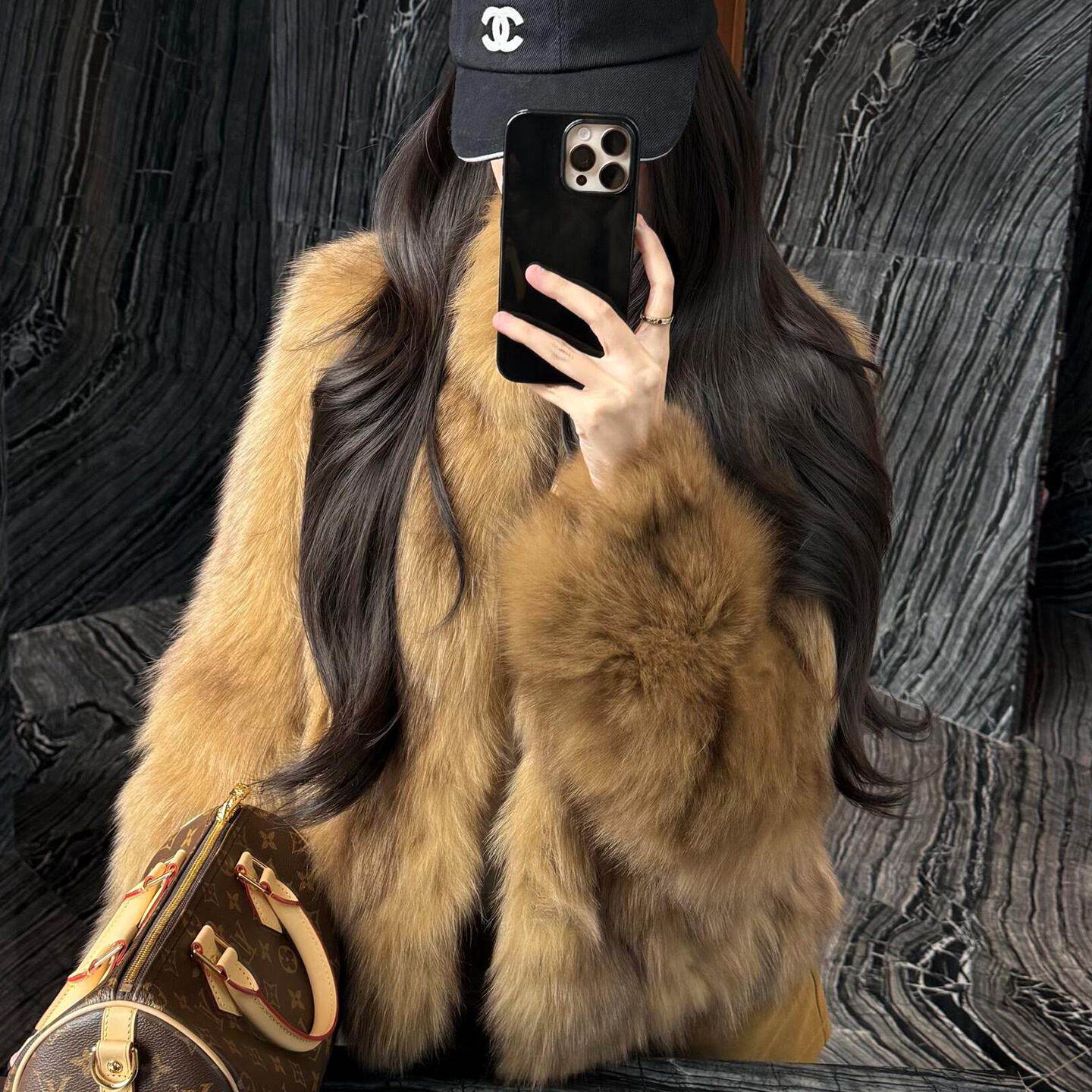 高级感仿狐狸毛皮草外套女短款冬季新款时尚洋气皮毛一体毛毛上衣