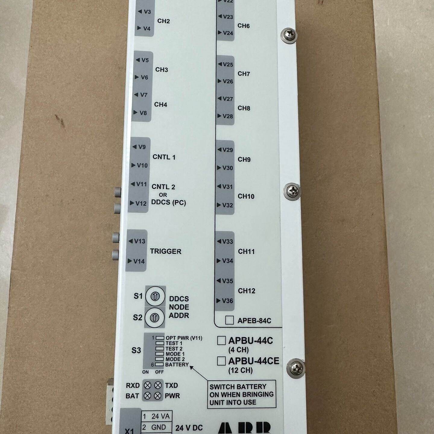 原装APBU-44C光纤分配器，成色99新，没有装盒&mdash;议价