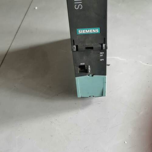 溢价-3152AG10PLC模块正常使用外壳有点