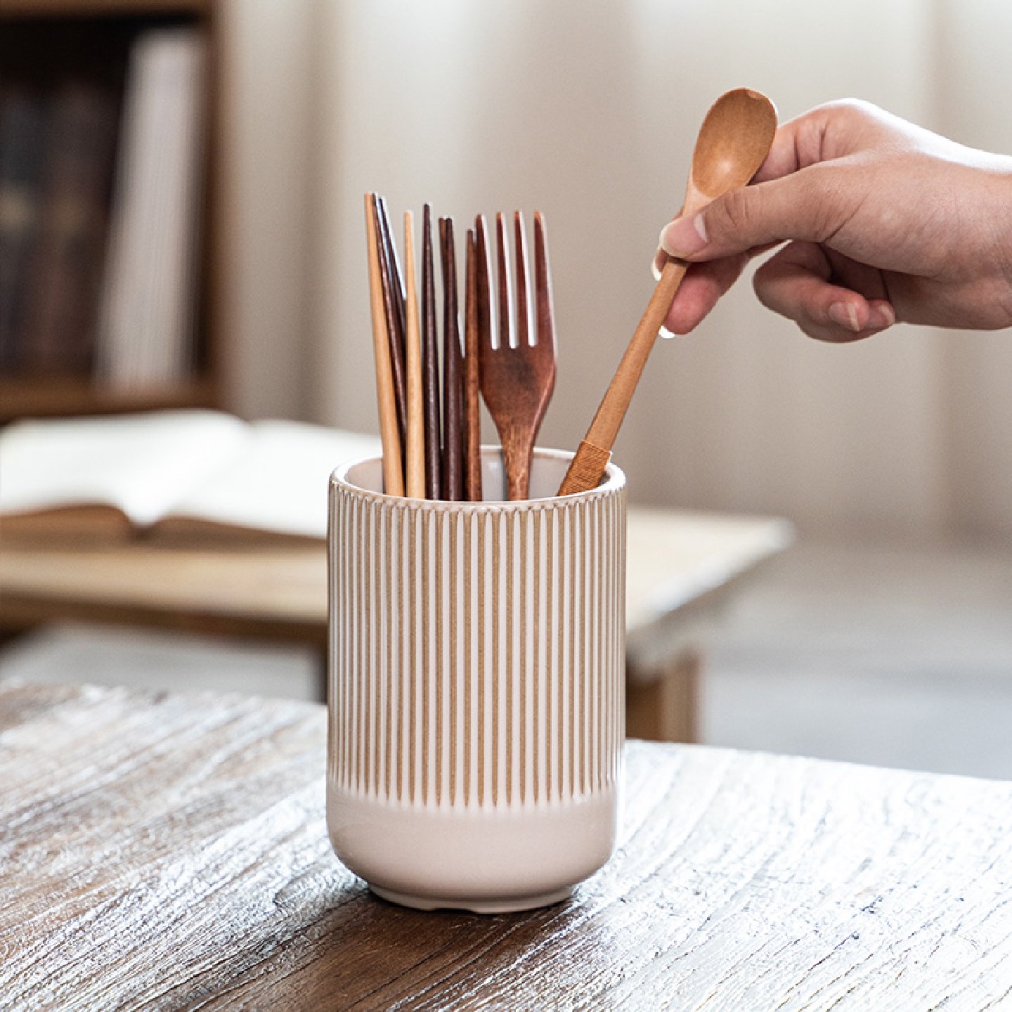 陶瓷筷子筒花瓶吉田成器白色笔筒收纳罐桶陶瓷罐子瓷器简约勺子筒,家居饰品,花瓶,淘宝优惠券,粉丝福利购,淘宝优惠卷