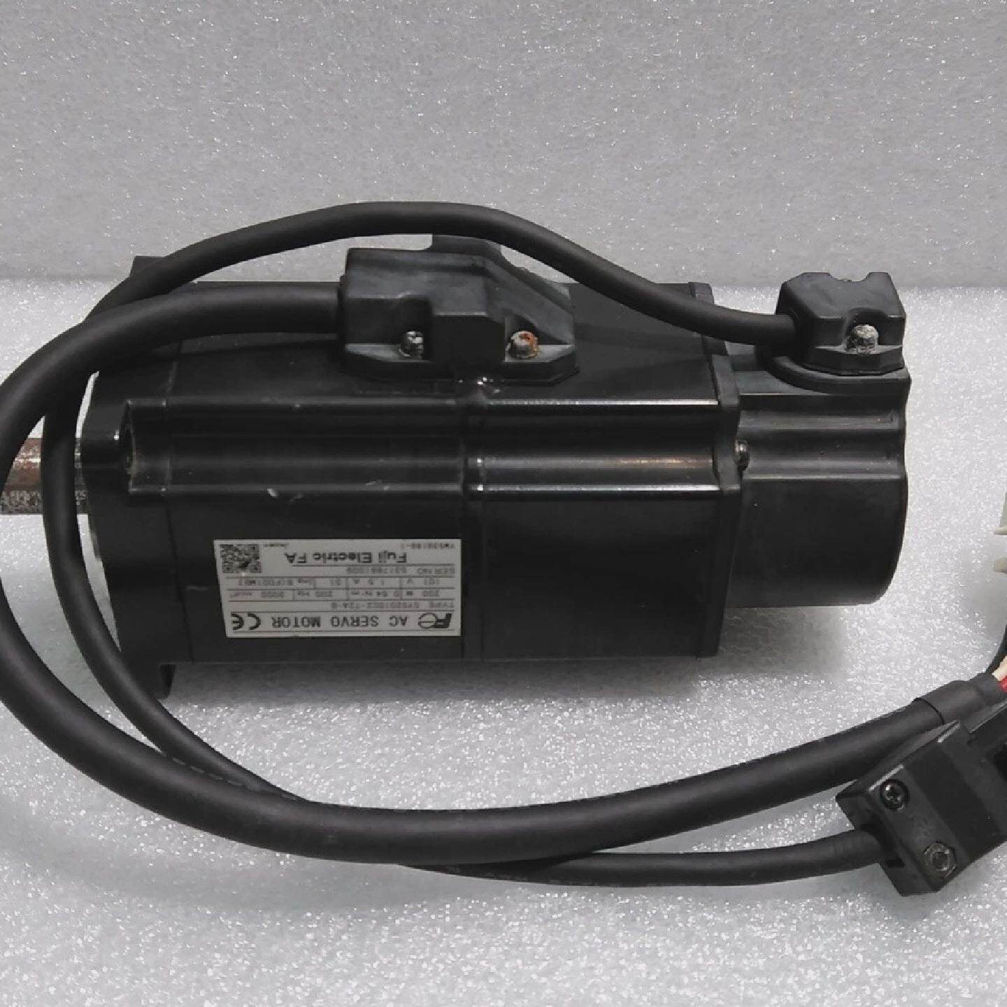 二手富士GYS201DC2T2AB交流伺服电机200W