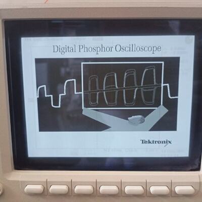 TEKTRONIX TDS 540D 4 CHANNEL DIGITAL PHOSPHOR OSCILLOSCOPE 5