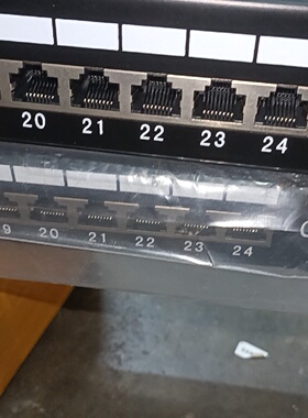 Cat5e网络配线架24口黑色金属材质带标识编号每个接-议价
