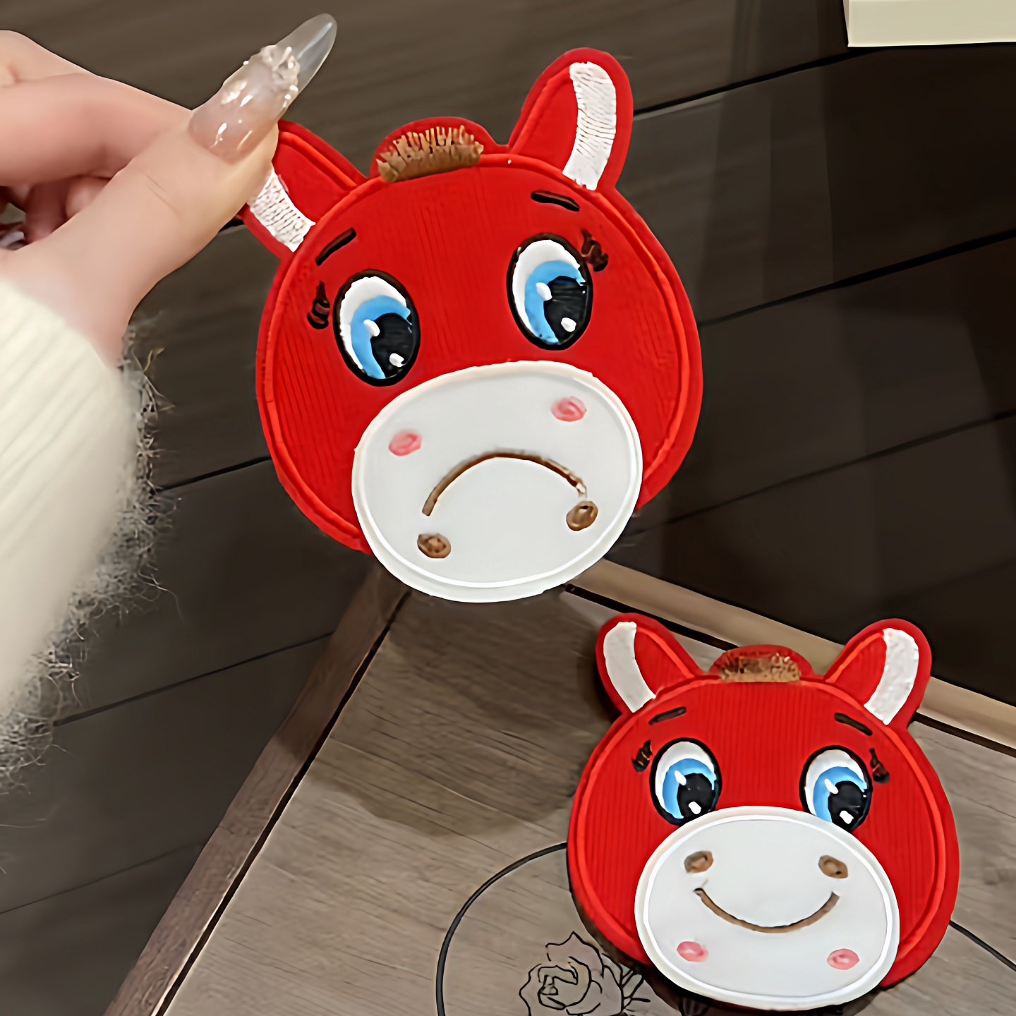 2026新款哭哭马魔术贴一秒变脸侧边浏海碎发贴喜庆新年发饰送朋友,饰品/流行首饰/时尚饰品新,发饰,淘宝优惠券,粉丝福利购,淘宝优惠卷