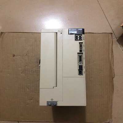 议价安川服，V-011002，功能包好，成色如图