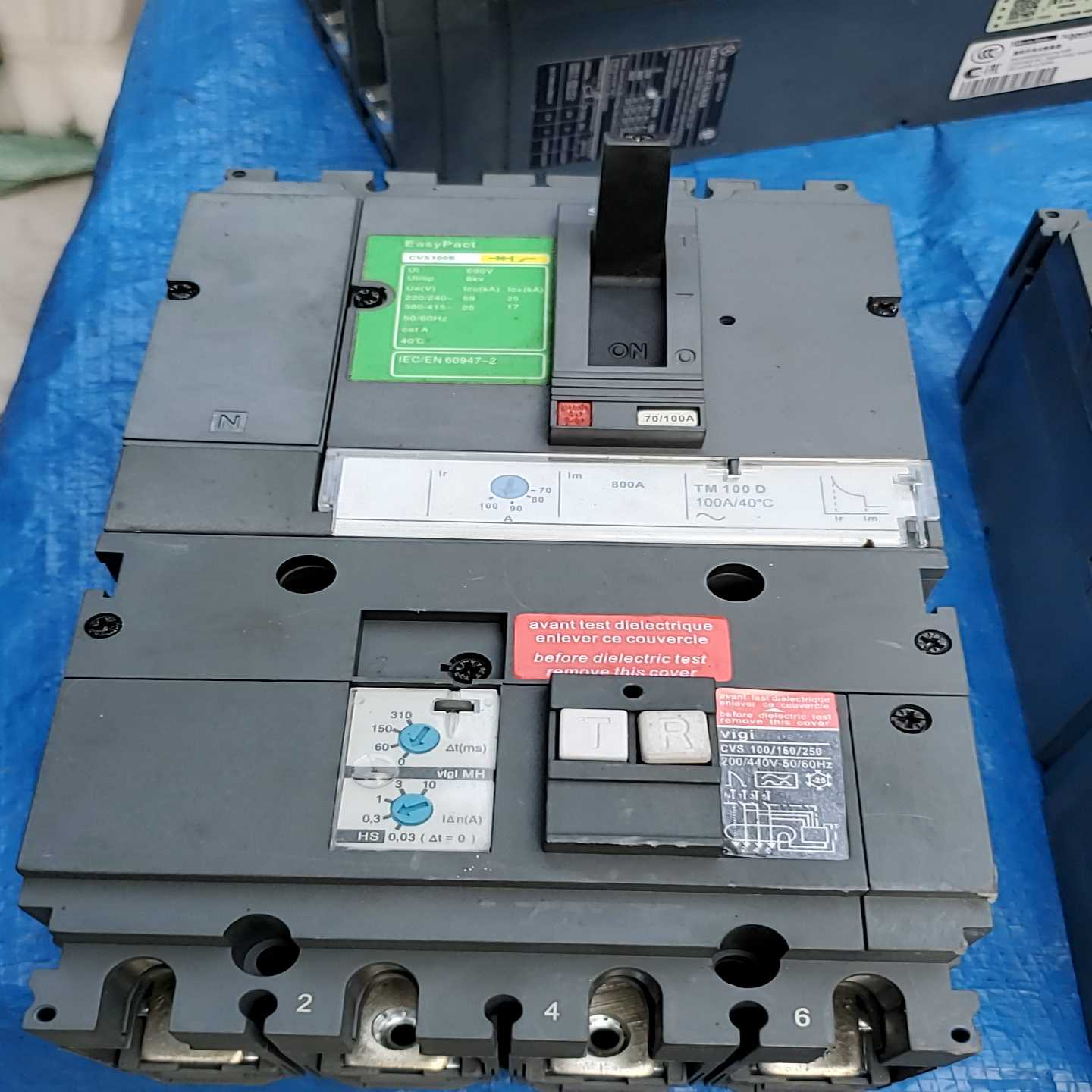 施耐德EasyPact断路器，型号CVS100B，4P80--议价商品