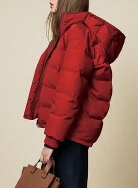 小红帽 防水挡风保暖红色短款连C帽羽绒服女  前短后长宽松版型