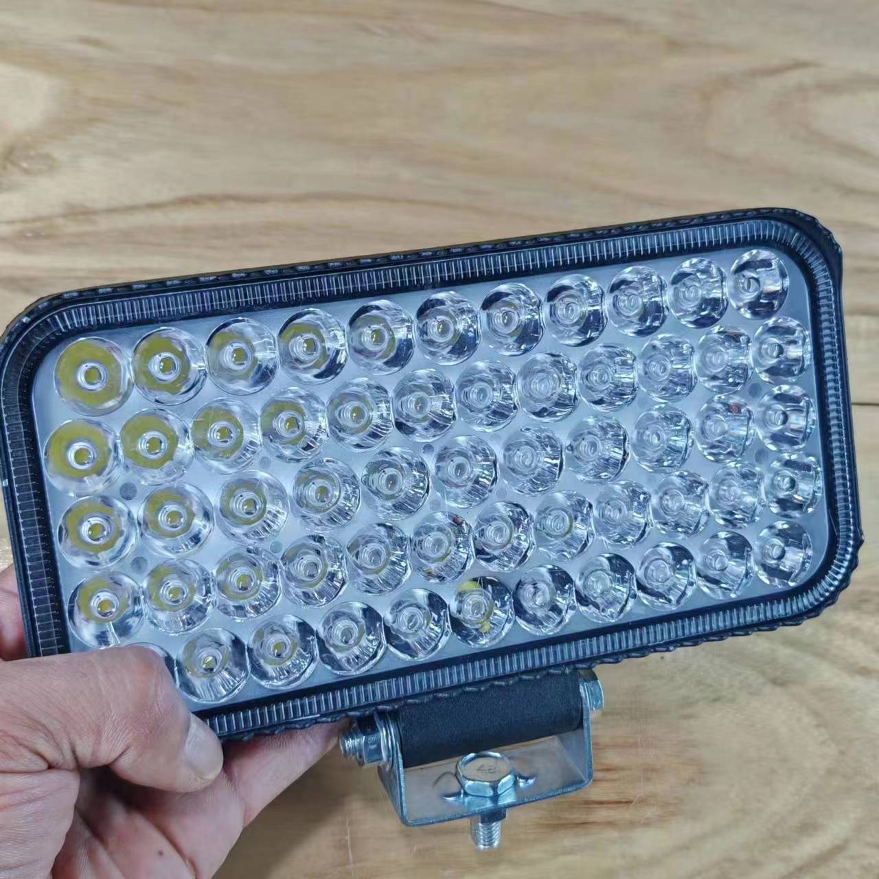 远光LED射灯改装汽货车加装超亮远近光防水通用强光白光前大灯7寸