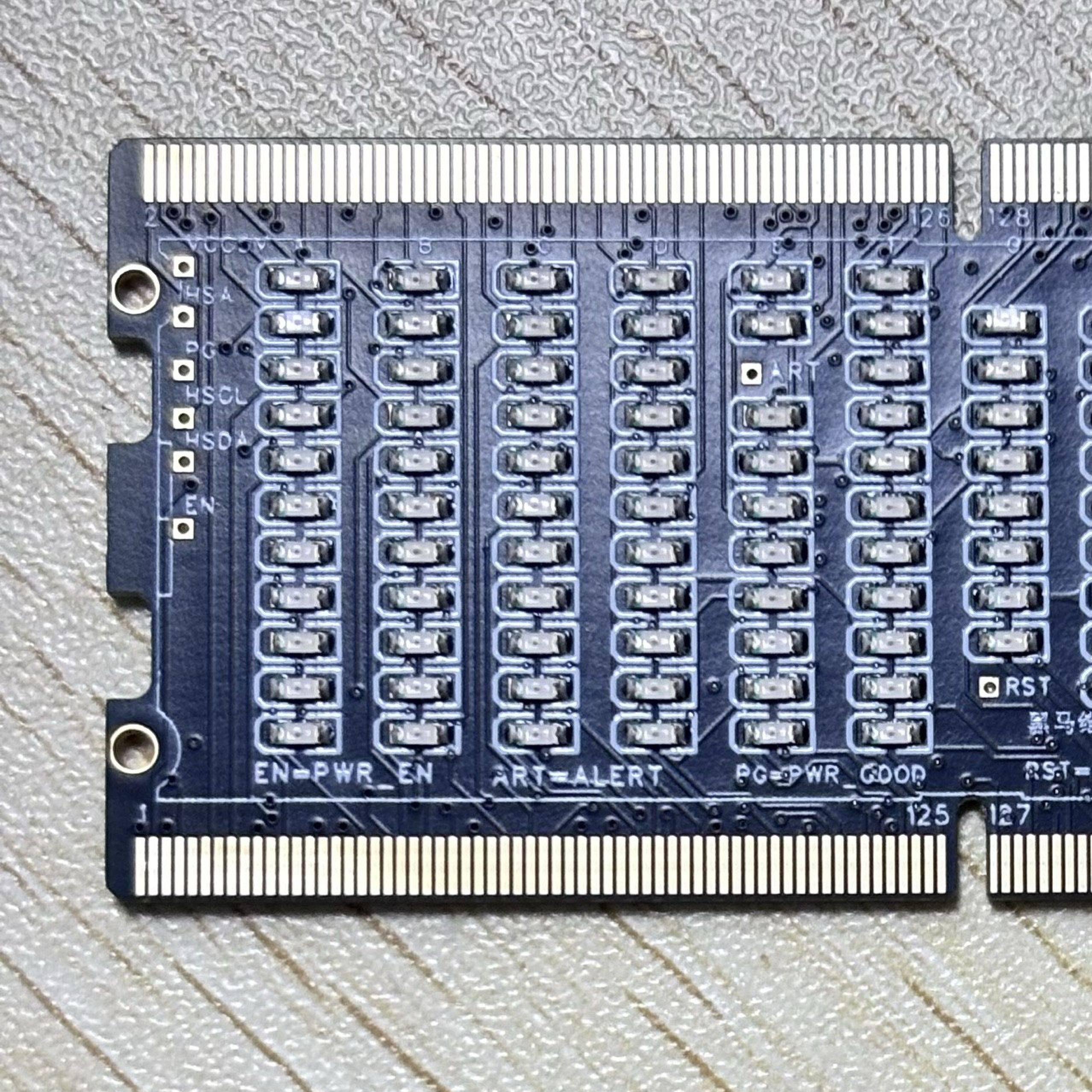 DDR5内存带灯检测卡 测试仪内存槽检测 笔记本测试工具