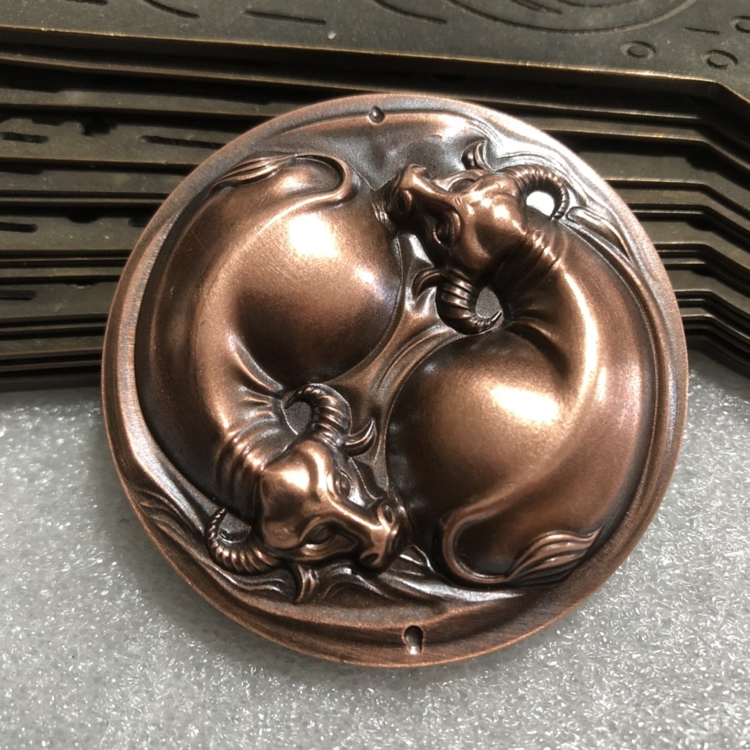 紫色时来运转扭转乾坤背八卦铜章手把件书房镇尺镇纸送人礼品