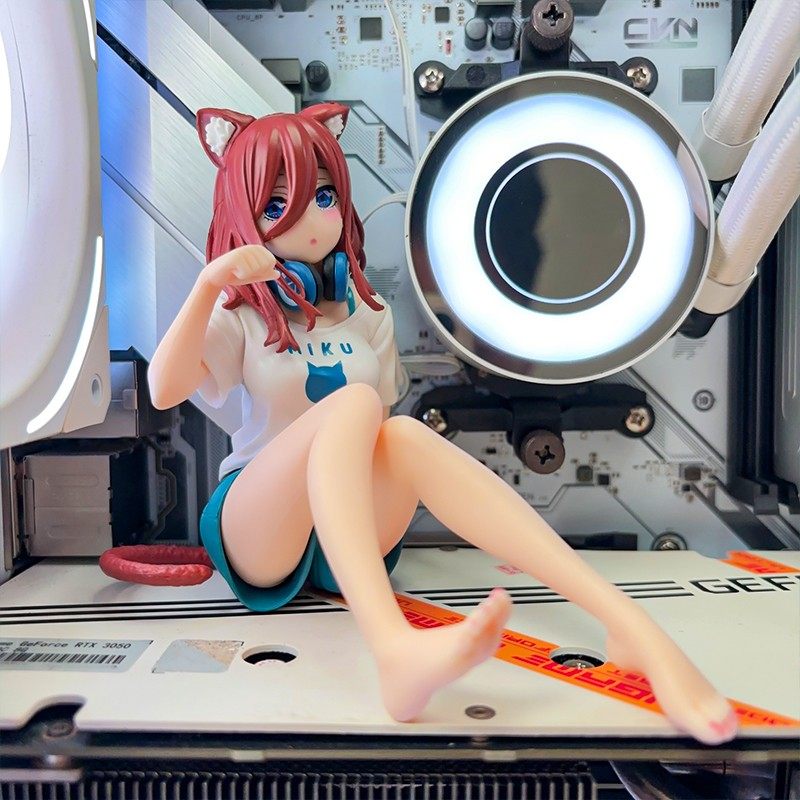 中野三玖手办机箱手办显卡手办电脑手办海景房机箱手办机箱摆件