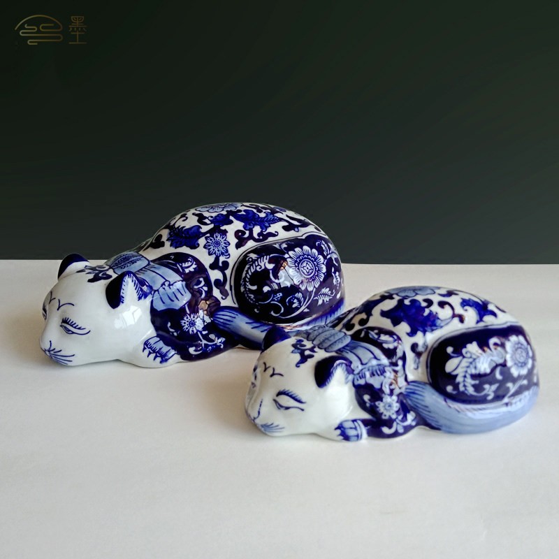 景德镇青花瓷慵懒的陶瓷猫咪陶瓷动物摆件家居客厅装饰品生日礼物