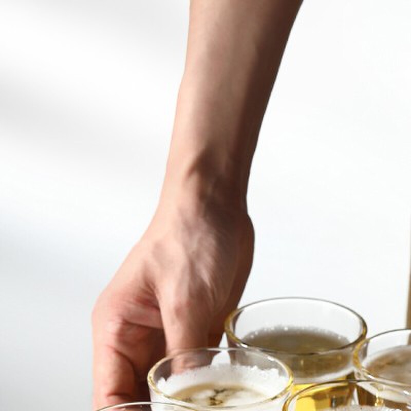 钢化啤酒杯套装商用酒吧ktv玻璃杯子二两家用防摔喝酒八角杯100ml