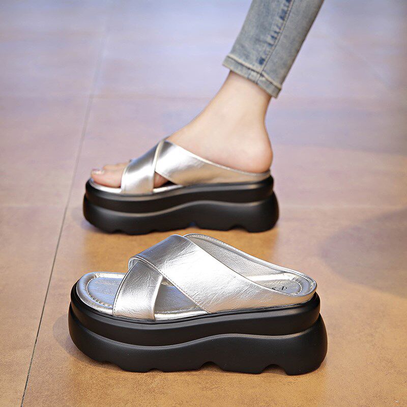 凉拖鞋女夏外穿2025新款小个子增高一字拖凉鞋厚底松糕沙滩小码33