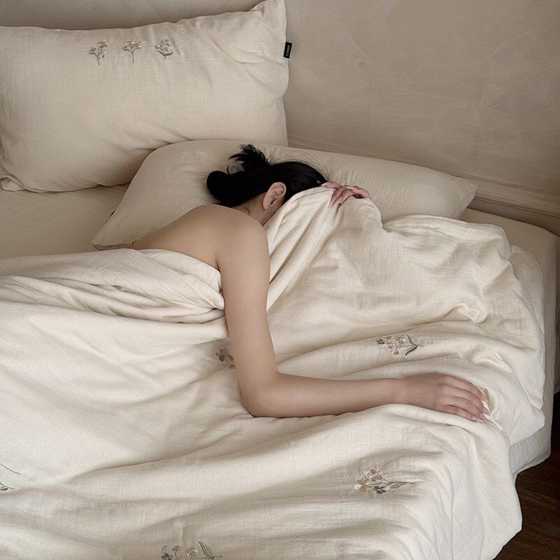 东方美刺绣双层i皱皱纱全棉夏凉被四件套裸睡可水洗机洗空调被子