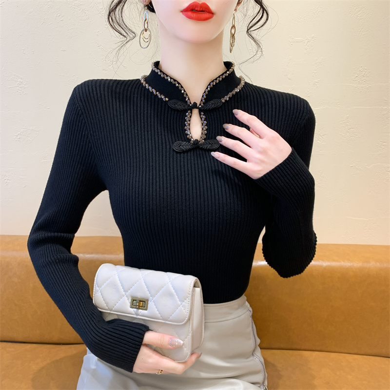 钉珠盘扣半高领针织打底衫女内搭